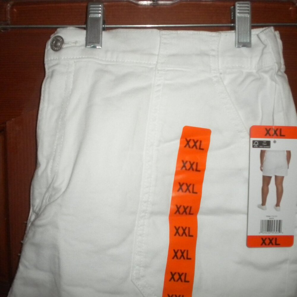 Gloria Vanderbilt Women's Plus Size XXL White Utility Shorts NWT - Picture 4 of 5